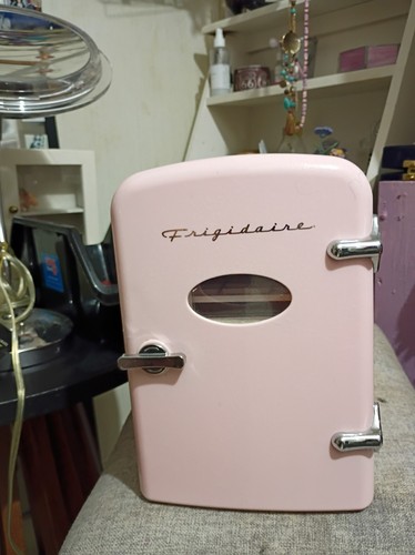 Mini fridge refrigerator - mini,