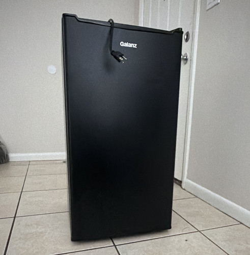 Galanz glr33mbke02 cu ft - 3.3,